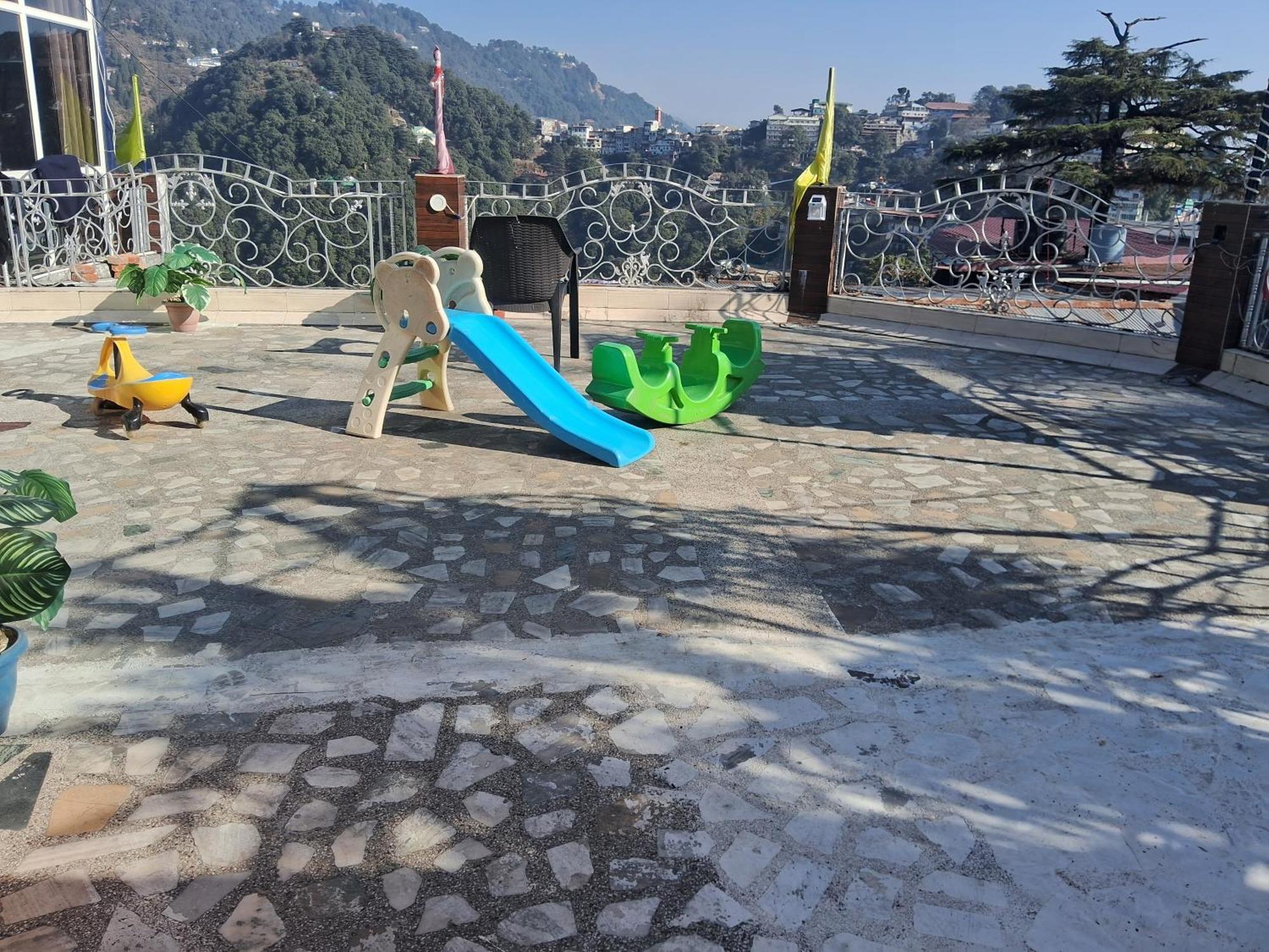 Hotel The Mussoorie International Exteriör bild