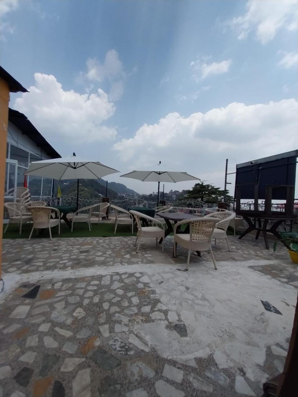 Hotel The Mussoorie International Exteriör bild