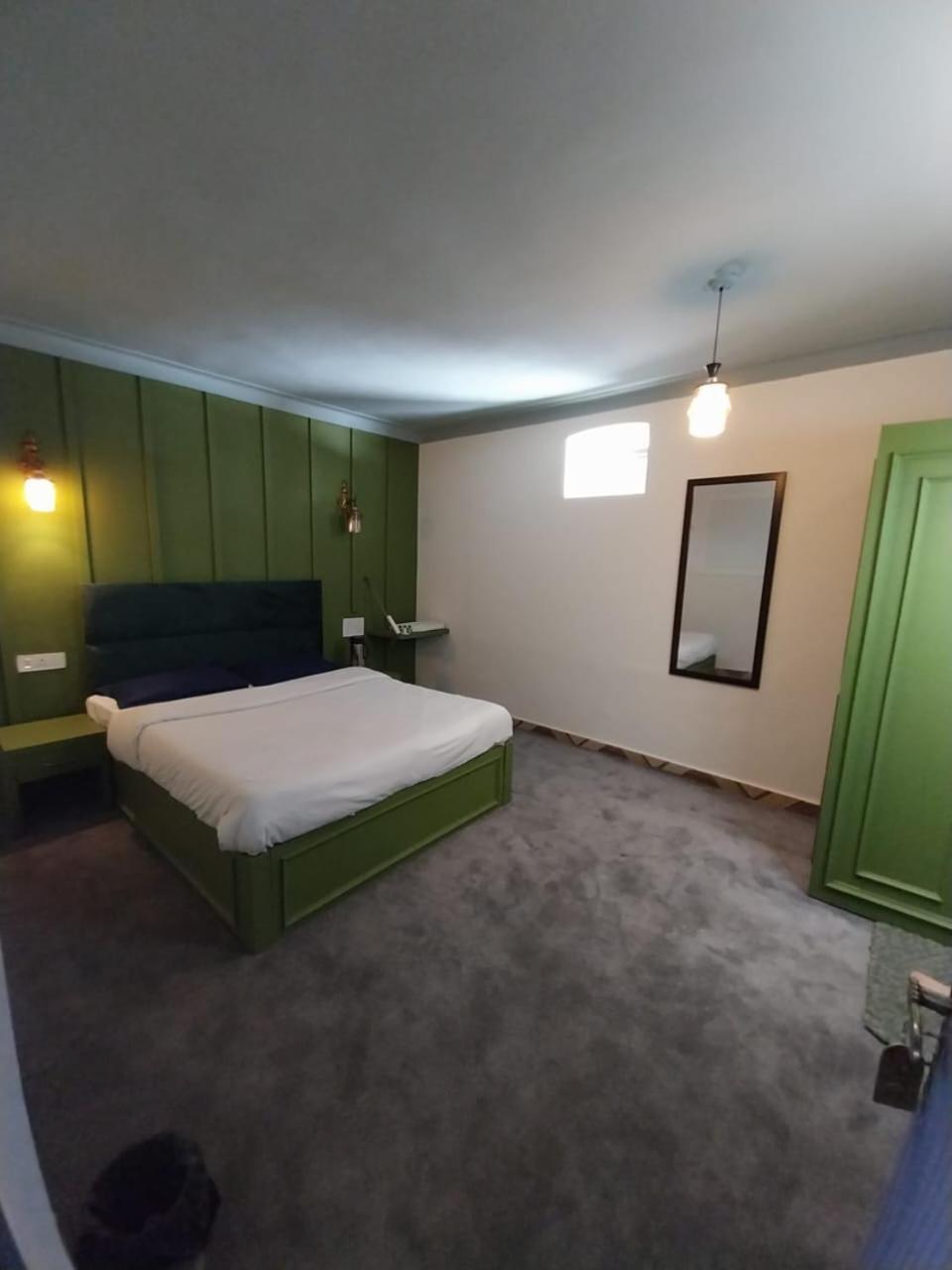Hotel The Mussoorie International Exteriör bild