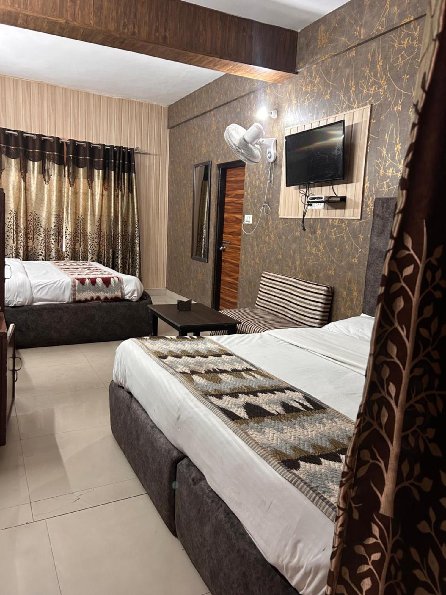 Hotel The Mussoorie International Exteriör bild