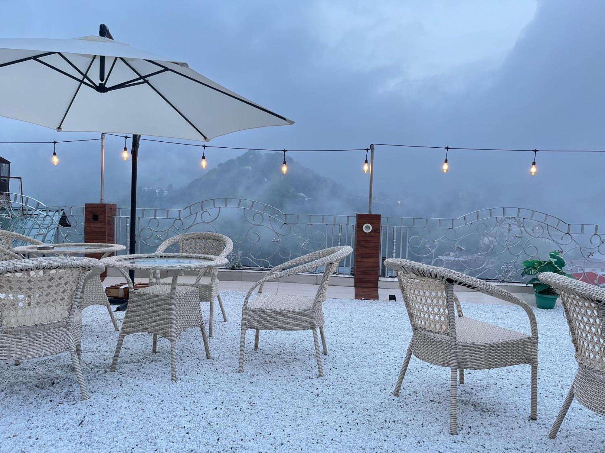 Hotel The Mussoorie International Exteriör bild